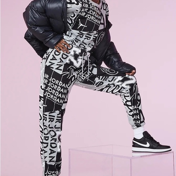 NWT Jordan all over print joggers with pockets for women size 1X - Picture 2 of 7